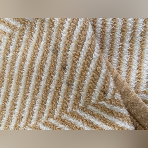 Chappywrap Herringbone Blanket - Picture 6 of 6